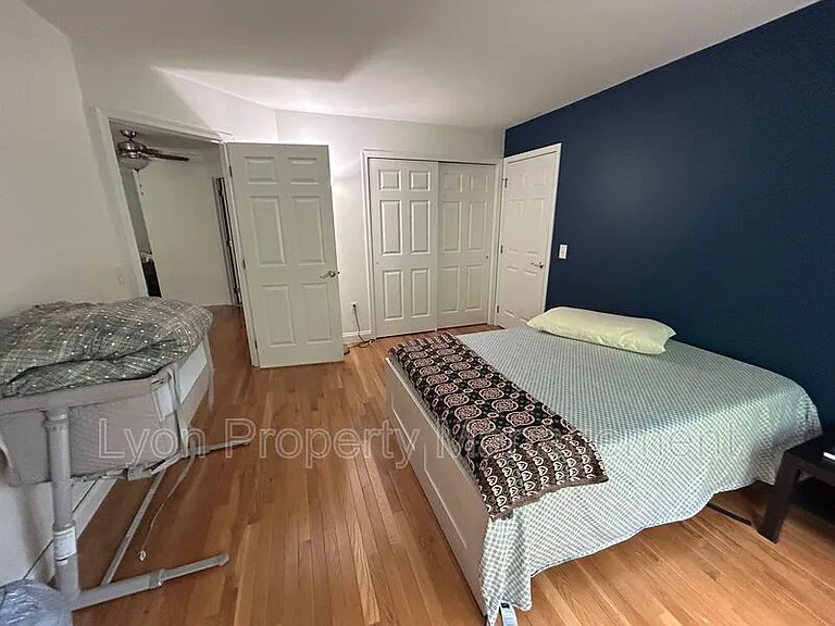 240 Sanctuary Dr — Photo 23
