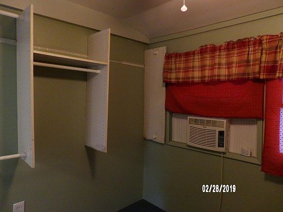 3rd image of 22890 Laurel Ln