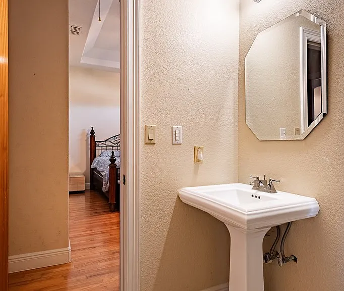 2201 Zacatecas Dr — Photo 37