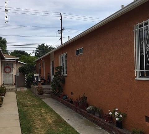 3rd image of 1604 N Hollywood Way