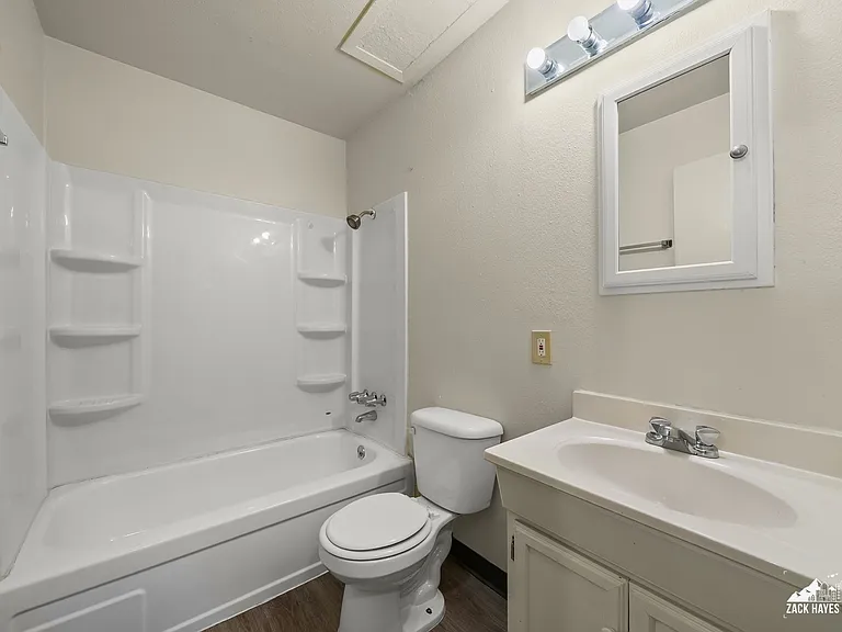 618 Gambell St #11 — Photo 10