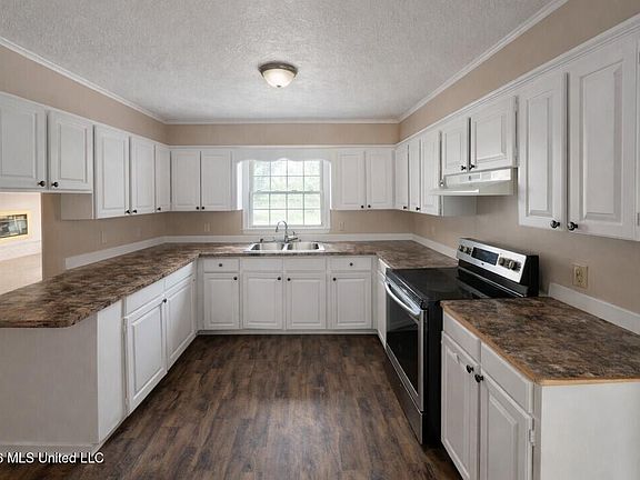 2nd image of 239 W College St