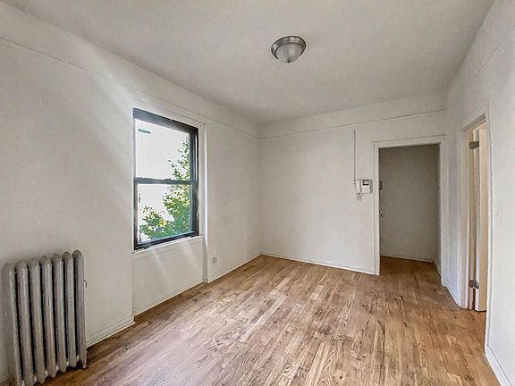 2nd image of 21-05 33rd St #4P