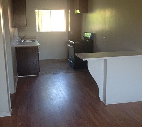 3rd image of 845 Victor Ave APT 8
