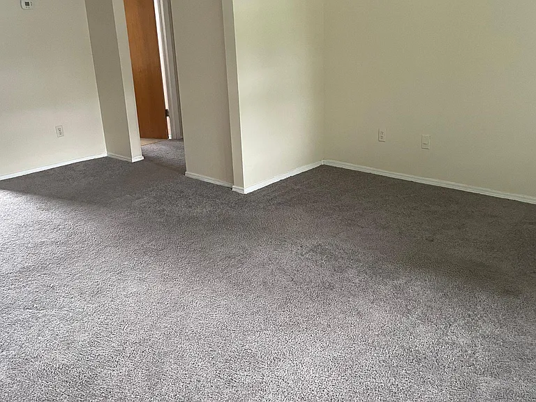 6133 N Whitham Dr — Photo 2