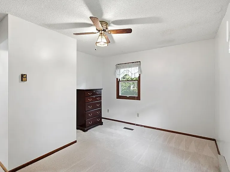 15524 Larch St NW — Photo 2