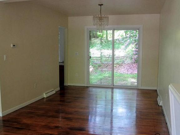 4th image of 2448 Charleston Ave