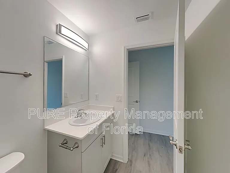 710 NE 4th St #101 — Photo 16