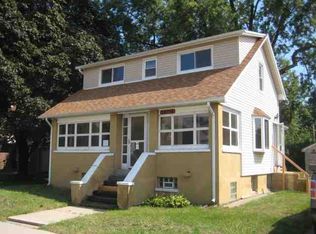 22756 Hayes Ave, Eastpointe, MI 48021