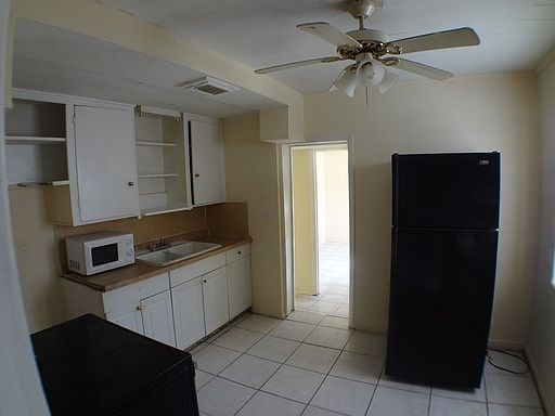 1st image of 906 N J St APT 2