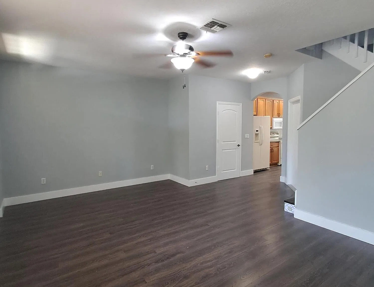 3 bed, 2.5 bath, 1353 sqft, $2,200 — Photo 4