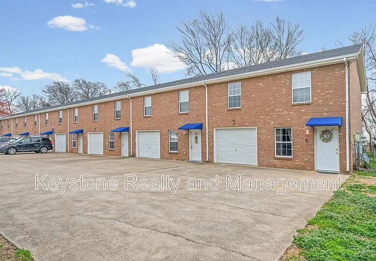 3285 Tower Dr #A — Photo 2
