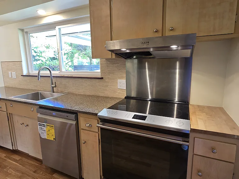 1014 Brentwood Pl — Photo 9