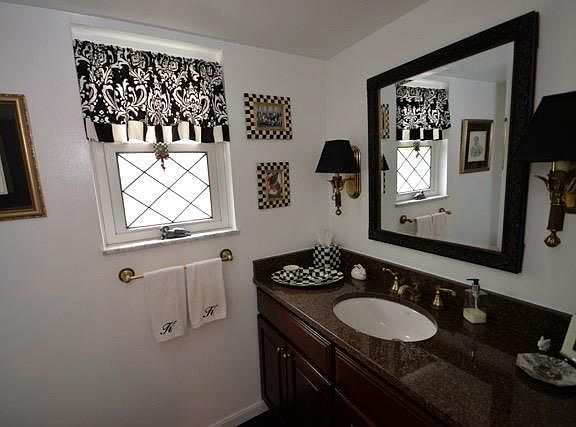 4th image of 850 Van Dyke Ave #1