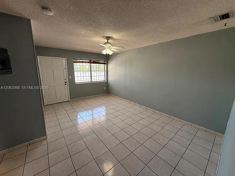 1154 W 35th St #213 — Photo 5