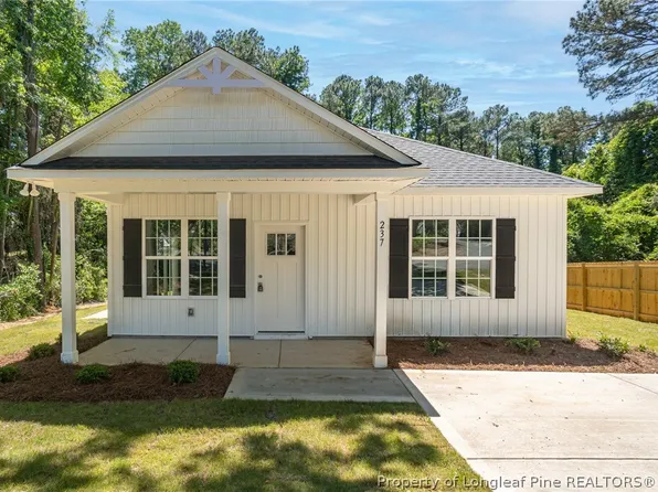 237 Windsor Dr, Fayetteville, NC 28301