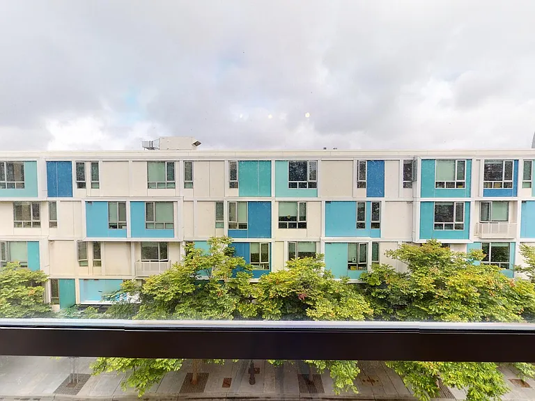 Edgewater — Photo 43