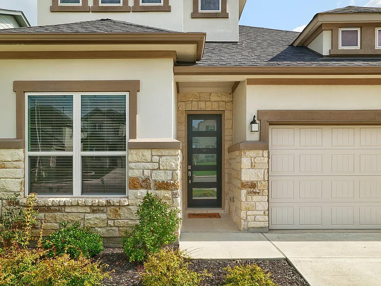 4906 Seadrift Dr — Photo 3