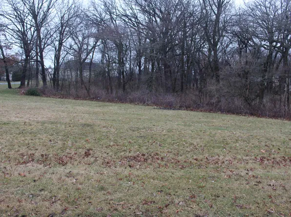 2836 Stinson St, Poplar Grove, IL 61065