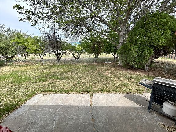 5th image of 4804 Linda Ln