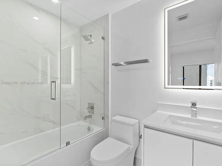 700 NE 24th St #503 — Photo 29
