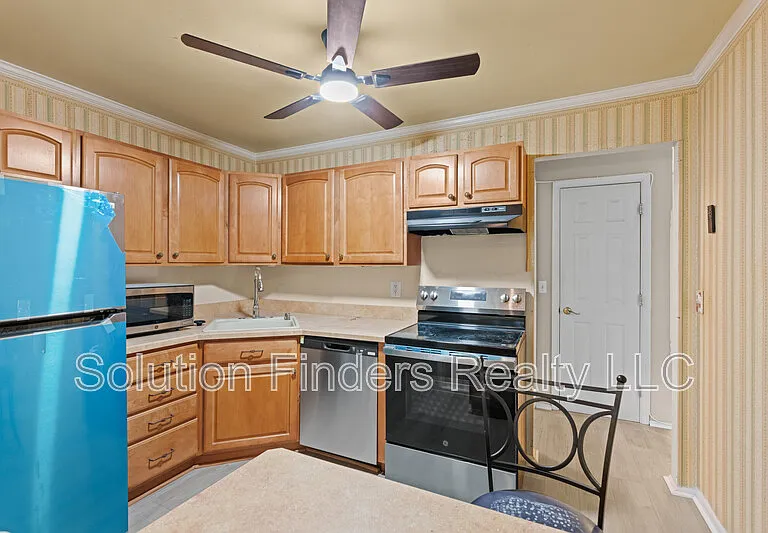 211 Crocker Dr #1 — Photo 11