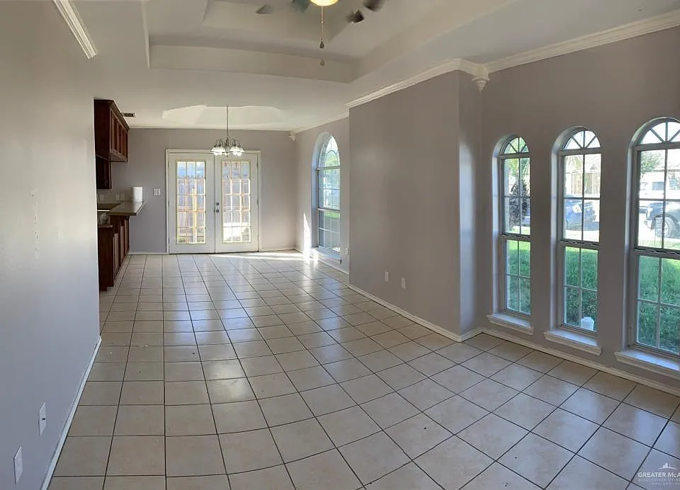 3708 W Sarah Evans