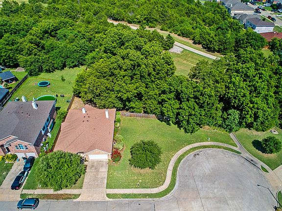 4th image of 822 Burney Ct