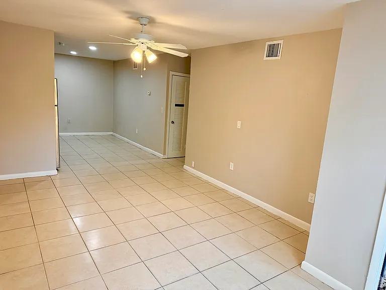 245 NW 12th Ct #1-4 — Photo 15