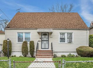 23109 145th Ave, Springfield Gardens, NY 11413