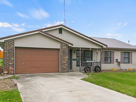 3rd image of 504 Knights Ct