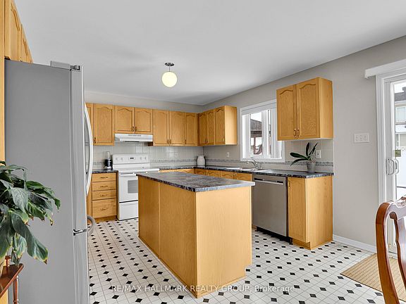 5th image of 634 Aquaview Dr