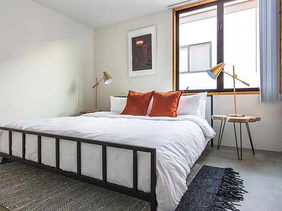 4th image of 2305 University Ave #204