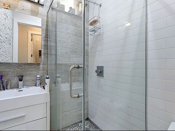 5th image of 385 Nostrand Ave #3