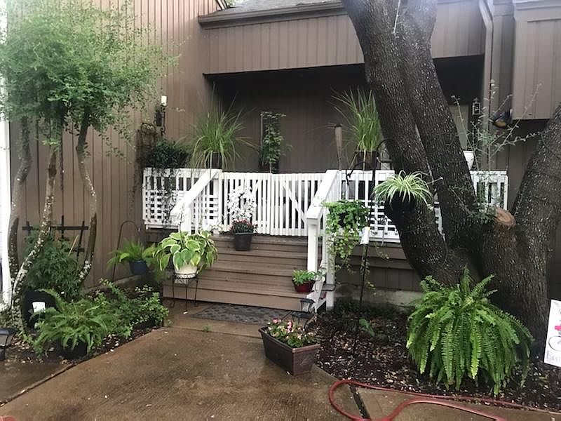 1st image of 554 Yacht Club Dr