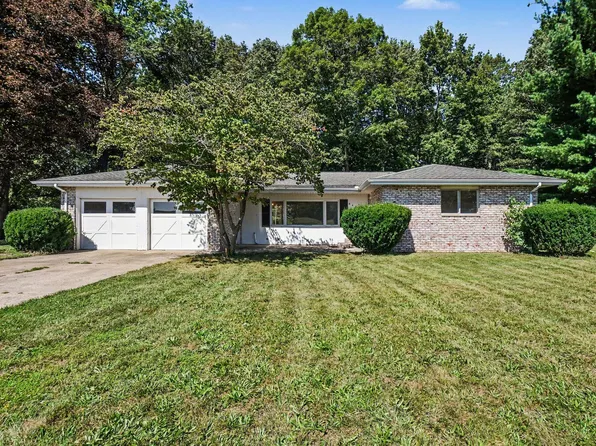 8486 S Hillcrest Dr, Berrien Springs, MI 49103