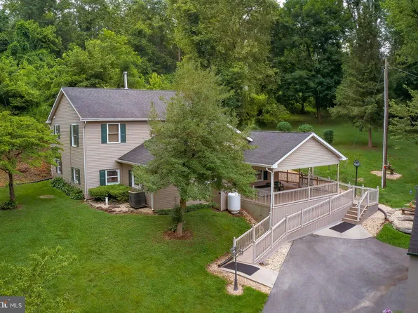 228 Brenneman Rd, Lancaster, PA 17603