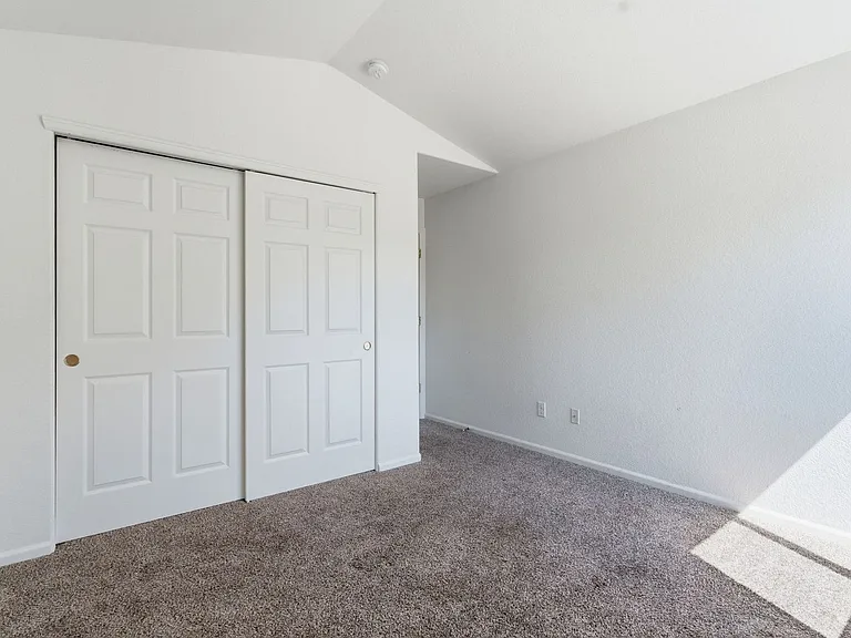 802 Waterglen Dr #D17 — Photo 24