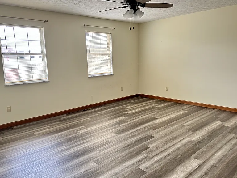 69 Park Cir — Photo 8
