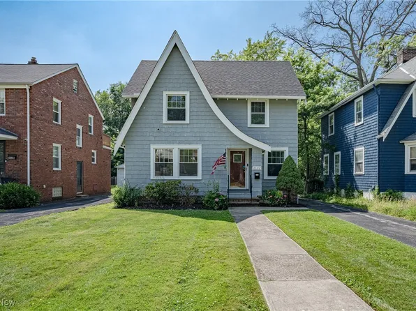 2192 Barrington Rd, University Heights, OH 44118