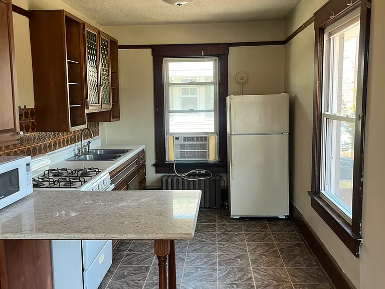 644 N 7th St #2 — Photo 3