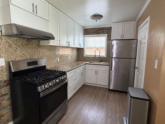 4th image of 1591 N Delno Ave