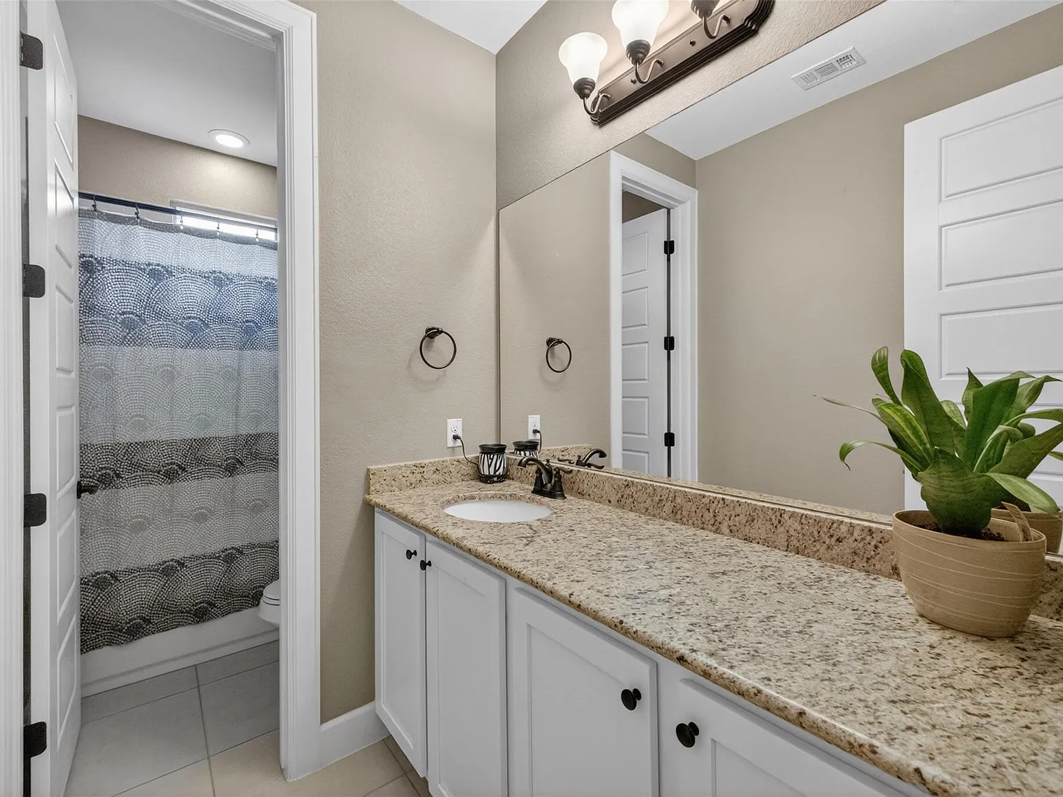 4 bed, 3.5 bath, 2954 sqft, $3,350 — Photo 4