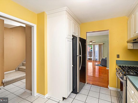 5th image of 373 Bolton Rd