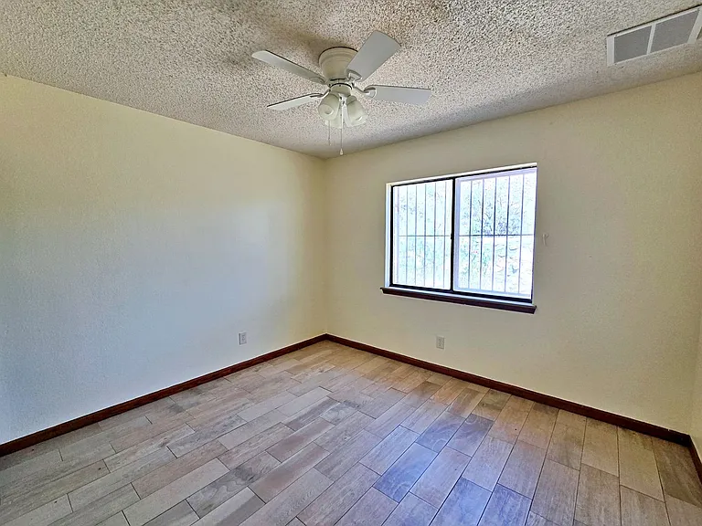 3219 Mountain Ridge Dr — Photo 13