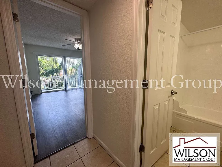 115 E Smith St #8 — Photo 10