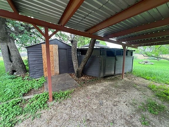 4th image of 817 Tanglewood Dr