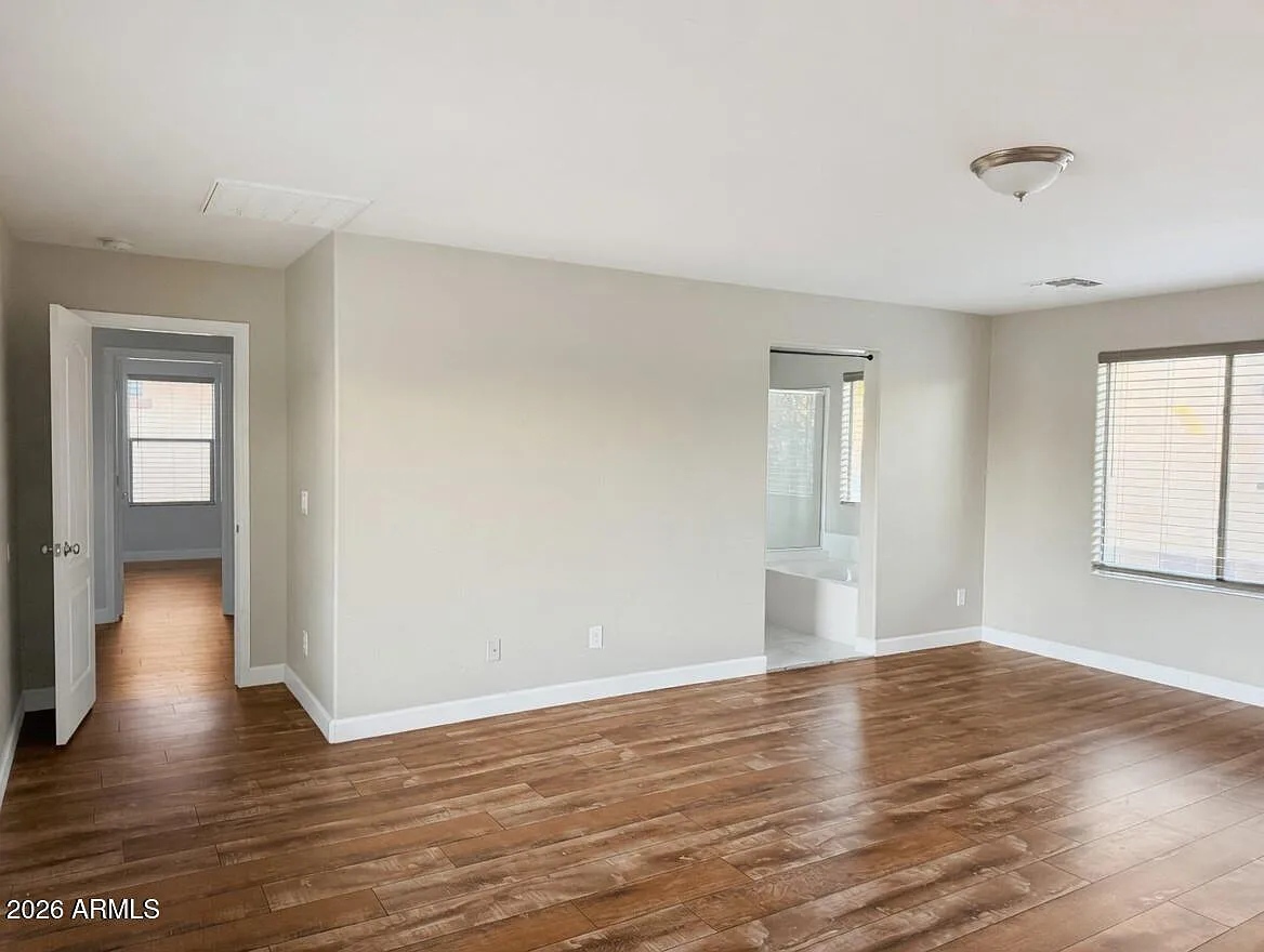 4 bed, 2.5 bath, 2356 sqft, $2,599 — Photo 3