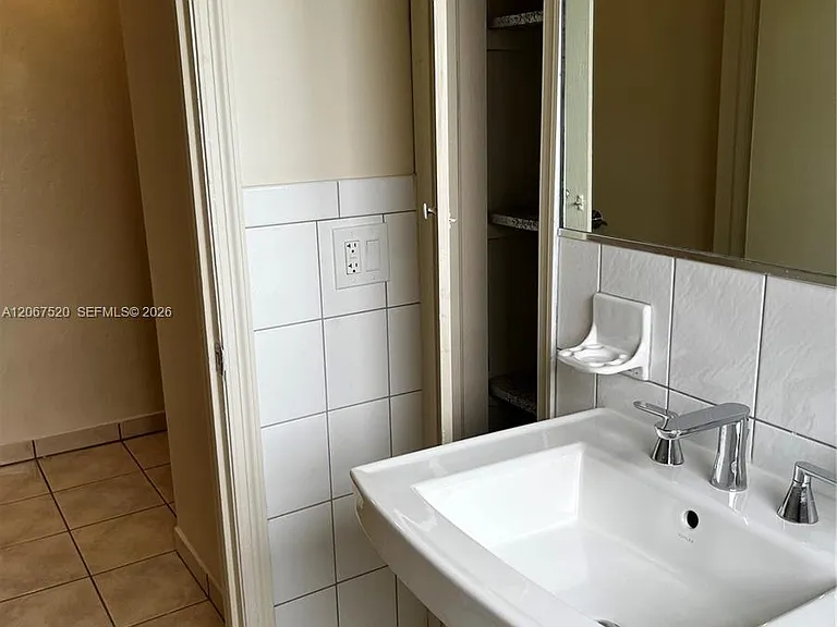 3351 SW 18th St — Photo 37