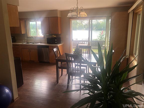 4th image of 1006 E Bass Lake Ln